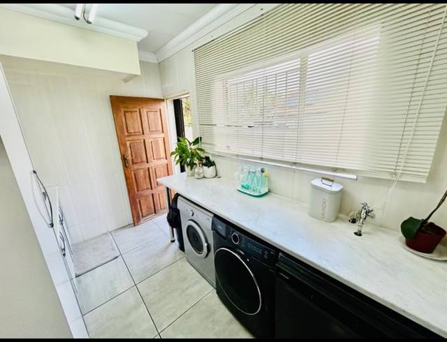 5 BEDROOM PROPERTY TO RENT IN VANDERBIJLPARK SE 3
